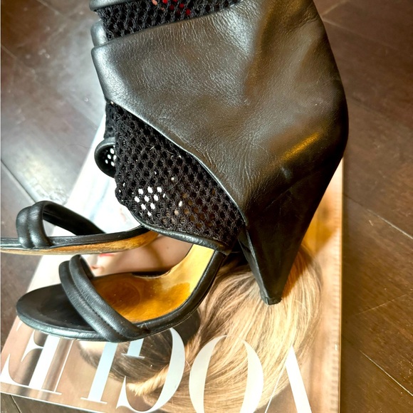 Iro leather ankle boots with netting detail, 4.5” heel, size 37, 6.5/7 - Picture 5 of 6